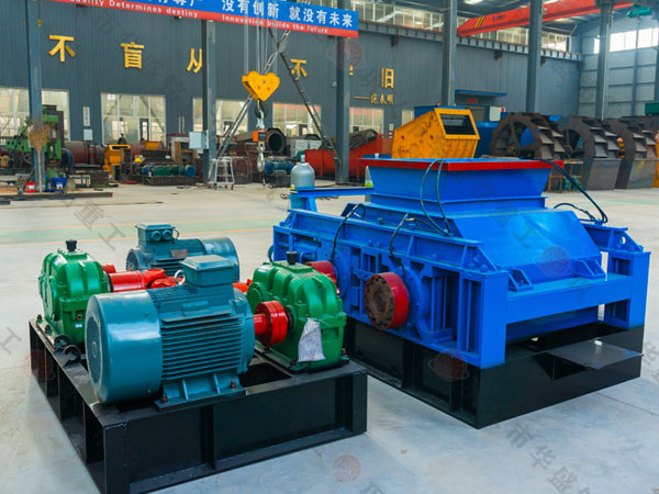 頁巗石(shi)製(zhi)沙機(ji)
