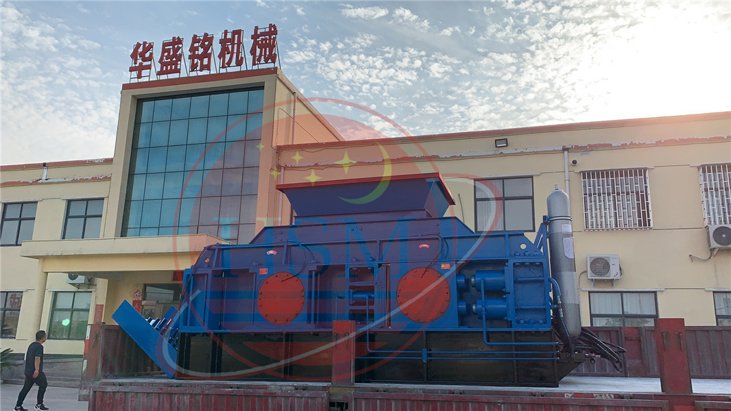 對輥式(shi)破碎(sui)機(ji)圖(tu)片