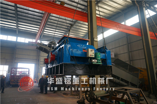對(dui)輥破(po)碎(sui)機(ji)圖(tu)片(pian)