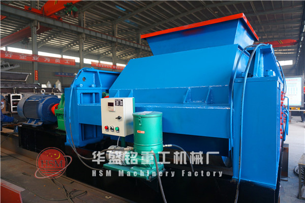 雙齒輥(gun)破碎(sui)機(ji)現場(chang)圖