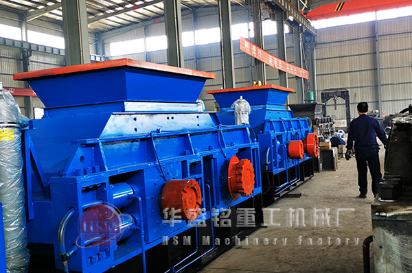 對(dui)輥破碎機(ji)現場(chang)圖