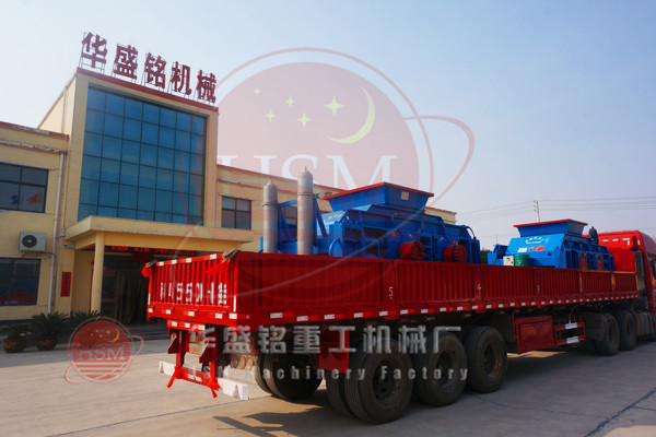 對(dui)輥(gun)破(po)碎(sui)機髮(fa)貨(huo)現(xian)場