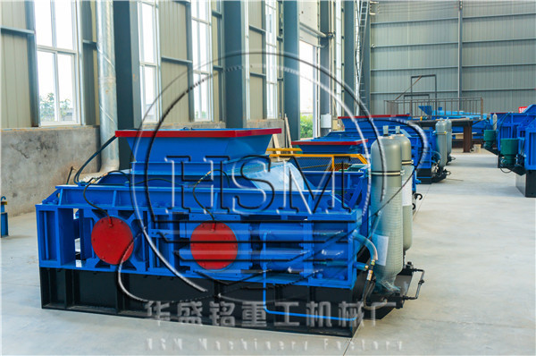 對(dui)輥(gun)破碎機