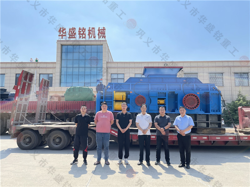 河(he)卵(luan)石(shi)製砂機